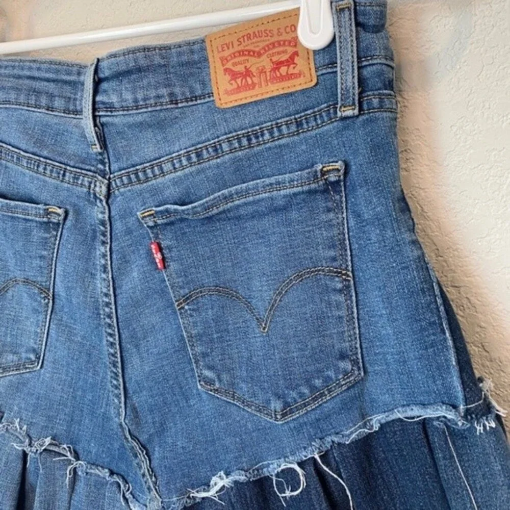 Levi’s Deconstructed Ruffle Denim Mini Skirt Y2K 90’s - Size 29 - EUC